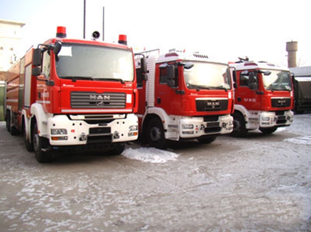 消防車(chē)進(jìn)口報(bào)關(guān)1_副本.jpg